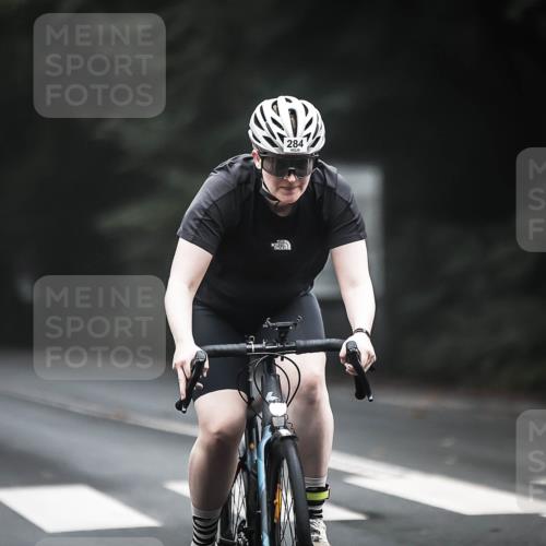 13.09.2026 - Stadtparktriathlon H.Heesch http://msf.ph/oto/10359474 13.09.2026 09:57:37 Radfahren 284, 312 meine-sportfotos.de