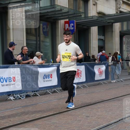 13.09.2026 - 21. swb-Marathon Bremen Strokosch-Dieckow http://msf.ph/oto/10359496 13.09.2026 11:19:50 Ziel 10430, 11244, 11333, 11337, 11546, 12374, 10882, 11457, 12472 meine-sportfotos.de
