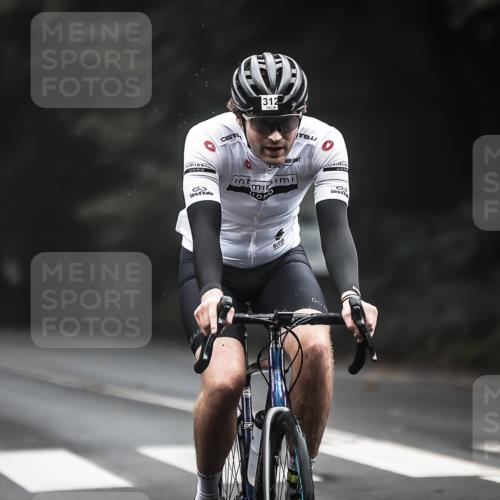 13.09.2026 - Stadtparktriathlon H.Heesch http://msf.ph/oto/10359513 13.09.2026 09:57:42 Radfahren 284, 312 meine-sportfotos.de