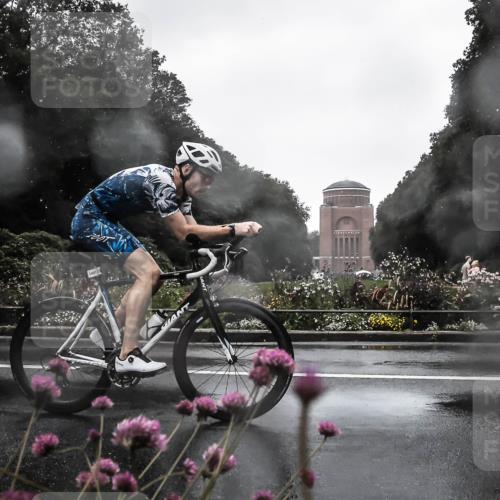 13.09.2026 - Stadtparktriathlon H.Heesch http://msf.ph/oto/10359520 13.09.2026 12:03:24 Radfahren 819, 1001, 1056 meine-sportfotos.de