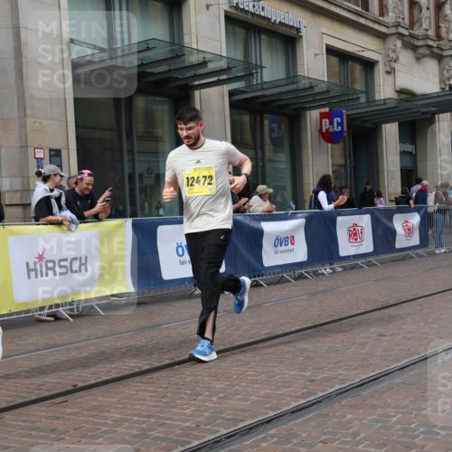 13.09.2026 - 21. swb-Marathon Bremen Strokosch-Dieckow http://msf.ph/oto/10359536 13.09.2026 11:19:50 Ziel 10430, 11244, 11333, 11337, 11546, 12374, 10882, 11457, 12472 meine-sportfotos.de
