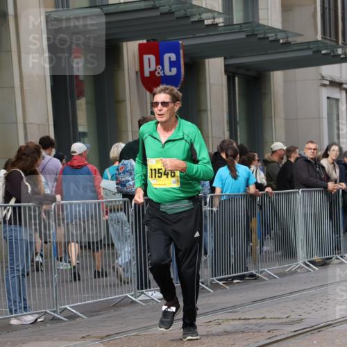 13.09.2026 - 21. swb-Marathon Bremen Strokosch-Dieckow http://msf.ph/oto/10359554 13.09.2026 11:19:53 Ziel 10430, 11244, 11333, 11337, 11546, 12374, 10882, 11457, 12472 meine-sportfotos.de