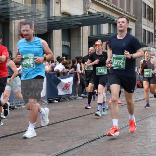 13.09.2026 - 21. swb-Marathon Bremen Strokosch-Dieckow http://msf.ph/oto/10359614 13.09.2026 13:35:31 Ziel 156, 318, 532, 607, 2565, 3026, 3056, 3087, 3226, 3454, 3485, 3704, 3780, 3857, 4016, 4048, 5026, 5071, 5157, 5276, 5308, 5381, 5467, 5468, 5584, 5586, 5816, 6159, 6465, 6466, 6644, 6649, 6724, 6874, 7036, 7043, 7235, 7385, 7597, 7675, 7691, 7700, 7804, 8145, 8335, 8705, 8816, 9243, 9784, 9862, 9892, 9912, 13121, 13179, 13213, 156, 536, 1150, 2003, 2041, 2090, 2318, 2356, 2625, 2866, 3055, 3311, 3621, 3916, 4062, 4326, 4635, 4985, 5016, 5661, 6315, 6320, 6418, 6750, 6837 meine-sportfotos.de