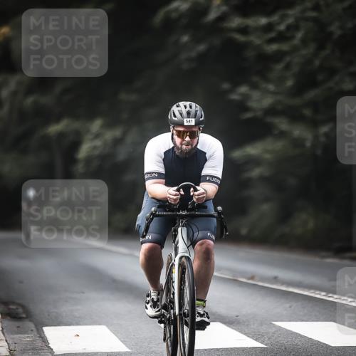 13.09.2026 - Stadtparktriathlon H.Heesch http://msf.ph/oto/10359624 13.09.2026 11:13:57 Radfahren 512, 541, 687 meine-sportfotos.de