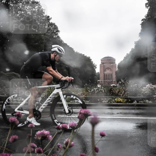13.09.2026 - Stadtparktriathlon H.Heesch http://msf.ph/oto/10359627 13.09.2026 12:04:04 Radfahren 833, 836, 958, 1060 meine-sportfotos.de