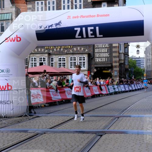 13.09.2026 - 21. swb-Marathon Bremen Tim E. http://msf.ph/oto/10359632 13.09.2026 12:56:20 Ziel 1583, 6630, 13080 meine-sportfotos.de