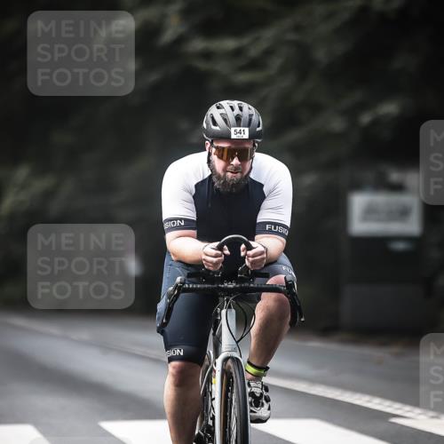13.09.2026 - Stadtparktriathlon H.Heesch http://msf.ph/oto/10359637 13.09.2026 11:13:58 Radfahren 512, 541, 674, 687 meine-sportfotos.de