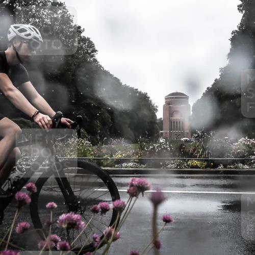 13.09.2026 - Stadtparktriathlon H.Heesch http://msf.ph/oto/10359639 13.09.2026 12:04:09 Radfahren 916, 1004, 1048, 1060 meine-sportfotos.de