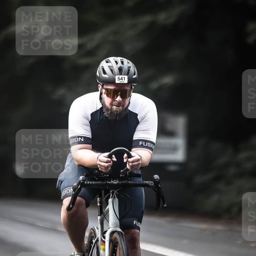 13.09.2026 - Stadtparktriathlon H.Heesch http://msf.ph/oto/10359644 13.09.2026 11:13:58 Radfahren 512, 541, 674, 687 meine-sportfotos.de