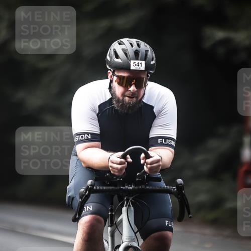 13.09.2026 - Stadtparktriathlon H.Heesch http://msf.ph/oto/10359652 13.09.2026 11:13:58 Radfahren 512, 541, 674, 687 meine-sportfotos.de