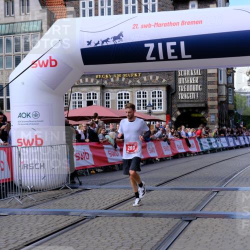13.09.2026 - 21. swb-Marathon Bremen Tim E. http://msf.ph/oto/10359662 13.09.2026 12:56:20 Ziel 1583, 6630, 13080 meine-sportfotos.de
