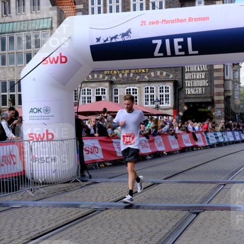13.09.2026 - 21. swb-Marathon Bremen Tim E. http://msf.ph/oto/10359673 13.09.2026 12:56:20 Ziel 1583, 6630, 13080 meine-sportfotos.de