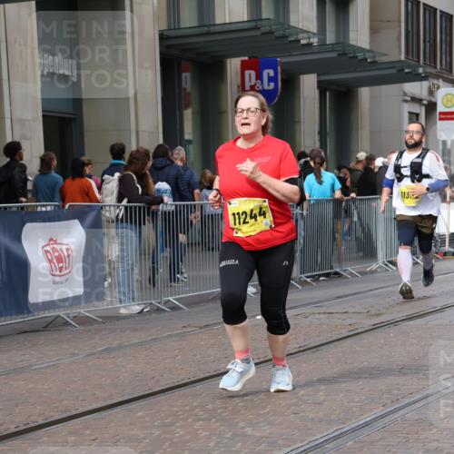 13.09.2026 - 21. swb-Marathon Bremen Strokosch-Dieckow http://msf.ph/oto/10359681 13.09.2026 11:20:01 Ziel 10161, 11244, 11296, 11333, 11337, 12285, 12374, 10430, 10882, 11546, 12472 meine-sportfotos.de