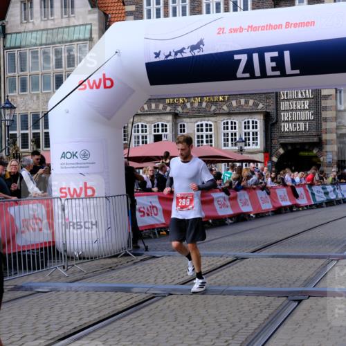 13.09.2026 - 21. swb-Marathon Bremen Tim E. http://msf.ph/oto/10359690 13.09.2026 12:56:20 Ziel 1583, 6630, 13080 meine-sportfotos.de