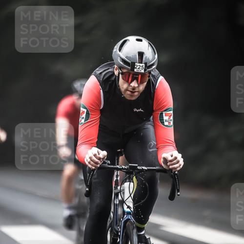 13.09.2026 - Stadtparktriathlon H.Heesch http://msf.ph/oto/10359693 13.09.2026 09:58:25 Radfahren 214, 225, 238, 258, 269, 300, 306, 311, 314, 322, 333 meine-sportfotos.de