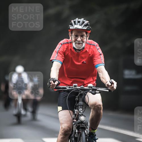 13.09.2026 - Stadtparktriathlon H.Heesch http://msf.ph/oto/10359699 13.09.2026 09:58:26 Radfahren 213, 214, 225, 238, 258, 269, 300, 306, 311, 314, 322, 333 meine-sportfotos.de
