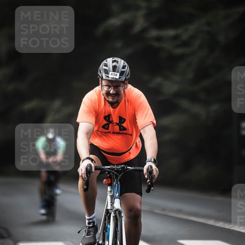 13.09.2026 - Stadtparktriathlon H.Heesch http://msf.ph/oto/10359713 13.09.2026 11:14:06 Radfahren 590, 614, 658, 674 meine-sportfotos.de