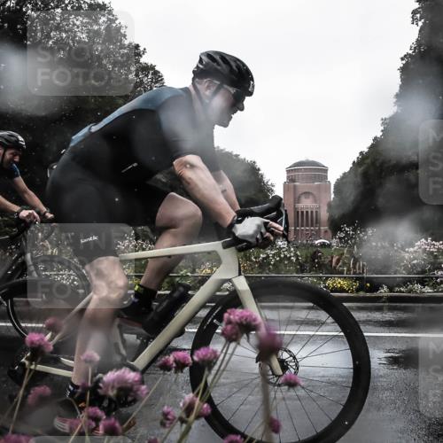13.09.2026 - Stadtparktriathlon H.Heesch http://msf.ph/oto/10359720 13.09.2026 12:04:33 Radfahren 842, 953, 962, 1047 meine-sportfotos.de