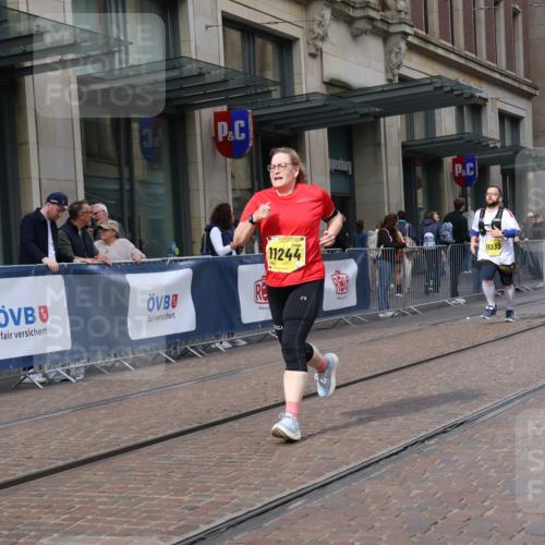 13.09.2026 - 21. swb-Marathon Bremen Strokosch-Dieckow http://msf.ph/oto/10359722 13.09.2026 11:20:02 Ziel 10161, 11244, 11296, 11333, 11337, 12285, 12374, 10430, 10882, 11546, 12472 meine-sportfotos.de