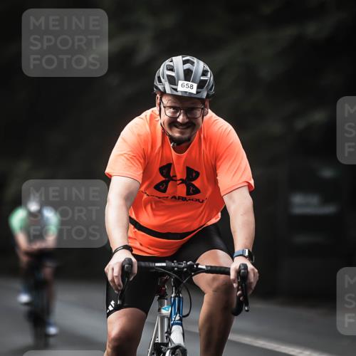 13.09.2026 - Stadtparktriathlon H.Heesch http://msf.ph/oto/10359729 13.09.2026 11:14:07 Radfahren 590, 614, 658, 674 meine-sportfotos.de
