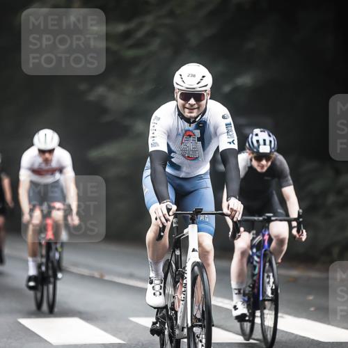 13.09.2026 - Stadtparktriathlon H.Heesch http://msf.ph/oto/10359734 13.09.2026 09:58:29 Radfahren 213, 214, 225, 238, 239, 258, 262, 264, 269, 300, 306, 311, 314, 322, 333 meine-sportfotos.de