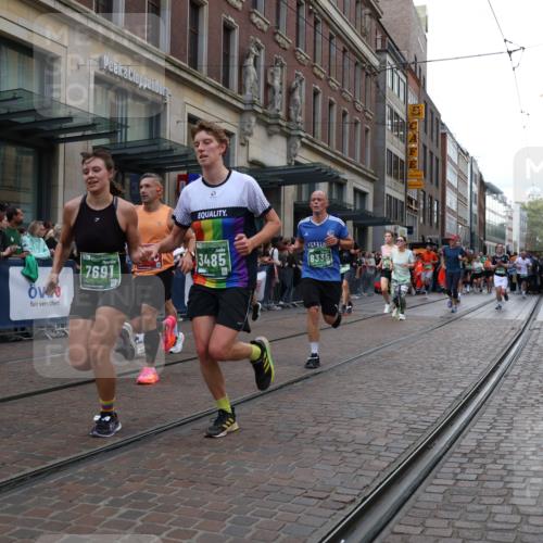 13.09.2026 - 21. swb-Marathon Bremen Strokosch-Dieckow http://msf.ph/oto/10359745 13.09.2026 13:35:33 Ziel 318, 532, 607, 2565, 3026, 3056, 3087, 3226, 3454, 3485, 3704, 3780, 3857, 4016, 4048, 5026, 5071, 5157, 5276, 5308, 5381, 5467, 5468, 5584, 5586, 5816, 6159, 6644, 6649, 6724, 6874, 7036, 7043, 7235, 7385, 7675, 7691, 7804, 8145, 8227, 8335, 8705, 8816, 9243, 9784, 9862, 9892, 9912, 13121, 13179, 13213, 156, 1150, 2003, 2041, 2090, 2318, 2356, 2625, 2866, 3055, 3311, 3621, 3916, 4062, 4326, 4635, 4985, 5016, 5661, 6315, 6320, 6418, 6465, 6466, 6644, 6837 meine-sportfotos.de