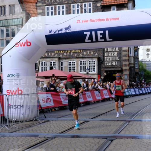 13.09.2026 - 21. swb-Marathon Bremen Tim E. http://msf.ph/oto/10359746 13.09.2026 12:56:31 Ziel 250, 6630 meine-sportfotos.de