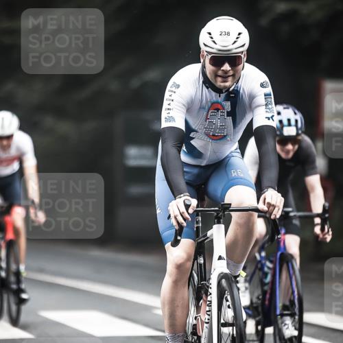 13.09.2026 - Stadtparktriathlon H.Heesch http://msf.ph/oto/10359753 13.09.2026 09:58:29 Radfahren 213, 214, 225, 238, 239, 258, 262, 264, 269, 300, 306, 311, 314, 322, 333 meine-sportfotos.de