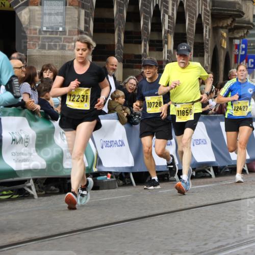 13.09.2026 - 21. swb-Marathon Bremen Strokosch-Dieckow http://msf.ph/oto/10359756 13.09.2026 10:57:56 Ziel 10177, 10300, 10394, 10460, 11106, 11153, 11245, 11365, 11480, 11498, 11532, 11568, 11734, 11965, 11966, 12037, 12111, 12222, 12264, 12372, 10494, 10543, 10604, 10673, 10826, 10828, 10903, 10914, 10931, 10932, 11295, 11332, 11752, 11863, 11884, 12441, 12482 meine-sportfotos.de