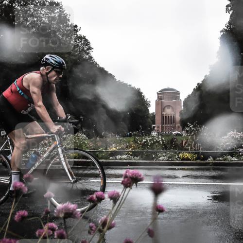 13.09.2026 - Stadtparktriathlon H.Heesch http://msf.ph/oto/10359757 13.09.2026 12:05:01 Radfahren 896, 932 meine-sportfotos.de