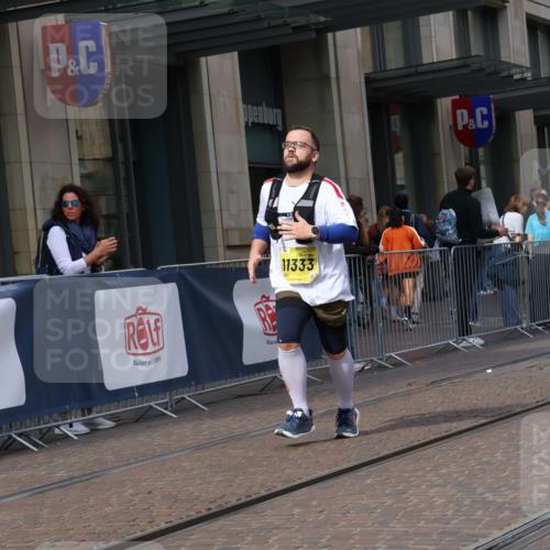 13.09.2026 - 21. swb-Marathon Bremen Strokosch-Dieckow http://msf.ph/oto/10359761 13.09.2026 11:20:04 Ziel 10161, 11244, 11296, 11333, 11337, 11541, 11980, 12285, 12374, 10430, 10882, 11546, 12472 meine-sportfotos.de