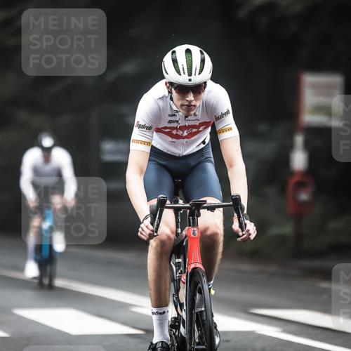 13.09.2026 - Stadtparktriathlon H.Heesch http://msf.ph/oto/10359764 13.09.2026 09:58:30 Radfahren 213, 214, 225, 238, 239, 258, 262, 264, 269, 300, 306, 311, 314, 322, 333 meine-sportfotos.de