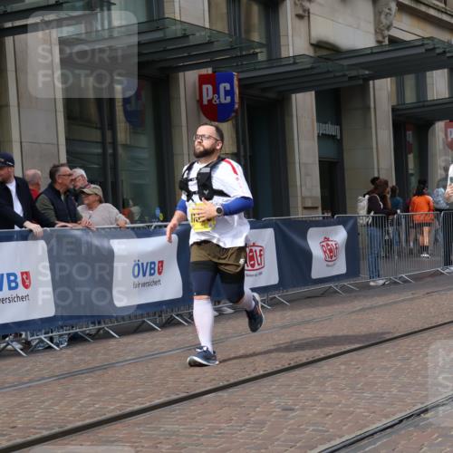13.09.2026 - 21. swb-Marathon Bremen Strokosch-Dieckow http://msf.ph/oto/10359779 13.09.2026 11:20:04 Ziel 10161, 11244, 11296, 11333, 11337, 11541, 11980, 12285, 12374, 10430, 10882, 11546, 12472 meine-sportfotos.de
