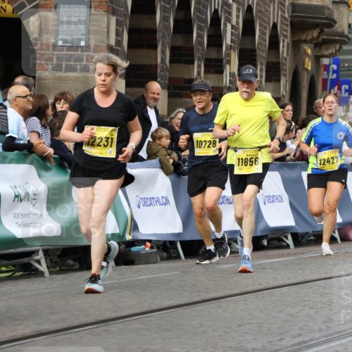 13.09.2026 - 21. swb-Marathon Bremen Strokosch-Dieckow http://msf.ph/oto/10359780 13.09.2026 10:57:56 Ziel 10177, 10300, 10394, 10460, 11106, 11153, 11245, 11365, 11480, 11498, 11532, 11568, 11734, 11965, 11966, 12037, 12111, 12222, 12264, 12372, 10494, 10543, 10604, 10673, 10826, 10828, 10903, 10914, 10931, 10932, 11295, 11332, 11752, 11863, 11884, 12441, 12482 meine-sportfotos.de