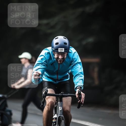 13.09.2026 - Stadtparktriathlon H.Heesch http://msf.ph/oto/10359797 13.09.2026 11:14:12 Radfahren 590, 614, 658 meine-sportfotos.de