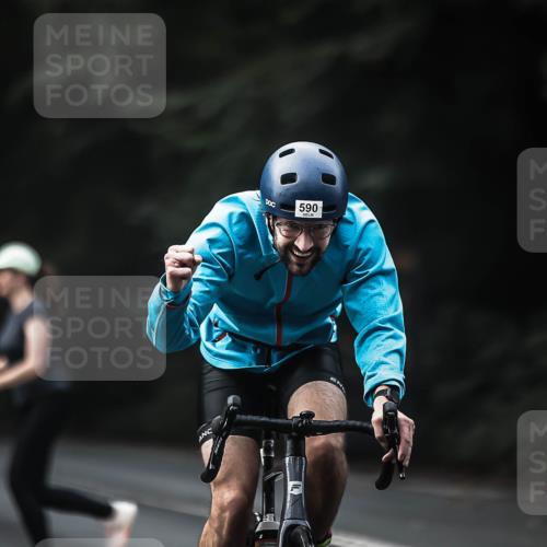13.09.2026 - Stadtparktriathlon H.Heesch http://msf.ph/oto/10359807 13.09.2026 11:14:12 Radfahren 590, 614, 658 meine-sportfotos.de