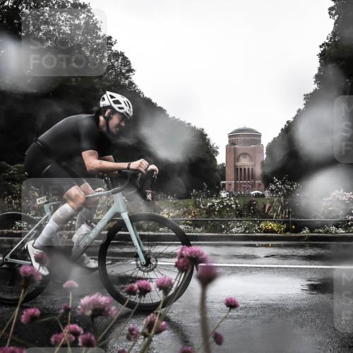13.09.2026 - Stadtparktriathlon H.Heesch http://msf.ph/oto/10359827 13.09.2026 12:05:39 Radfahren 920, 954, 970, 1037 meine-sportfotos.de