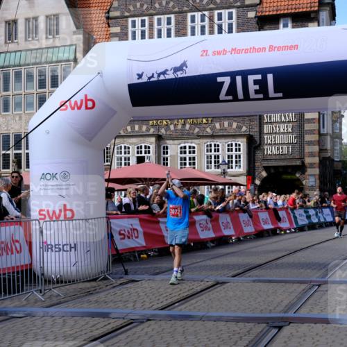 13.09.2026 - 21. swb-Marathon Bremen Tim E. http://msf.ph/oto/10359864 13.09.2026 12:56:38 Ziel 250, 6630 meine-sportfotos.de