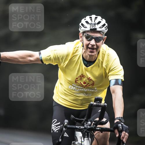 13.09.2026 - Stadtparktriathlon H.Heesch http://msf.ph/oto/10359874 13.09.2026 09:58:40 Radfahren 239, 262, 299 meine-sportfotos.de