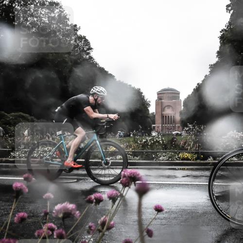 13.09.2026 - Stadtparktriathlon H.Heesch http://msf.ph/oto/10359890 13.09.2026 12:06:10 Radfahren 956, 1024 meine-sportfotos.de