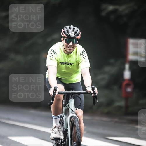 13.09.2026 - Stadtparktriathlon H.Heesch http://msf.ph/oto/10359895 13.09.2026 09:58:50 Radfahren 285, 343 meine-sportfotos.de