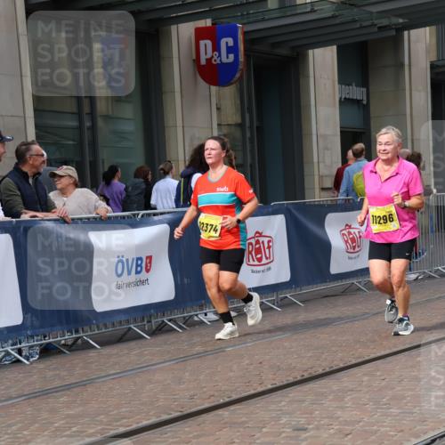 13.09.2026 - 21. swb-Marathon Bremen Strokosch-Dieckow http://msf.ph/oto/10359904 13.09.2026 11:20:11 Ziel 10161, 11296, 11529, 11530, 11541, 11675, 11980, 12285, 12316, 12317, 12374, 10430, 10882, 11244, 11333, 11337, 11546, 12472 meine-sportfotos.de