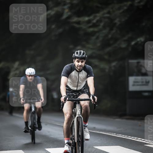 13.09.2026 - Stadtparktriathlon H.Heesch http://msf.ph/oto/10359937 13.09.2026 11:14:32 Radfahren 467, 559, 632 meine-sportfotos.de