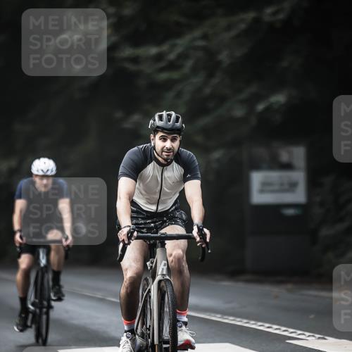 13.09.2026 - Stadtparktriathlon H.Heesch http://msf.ph/oto/10359946 13.09.2026 11:14:32 Radfahren 467, 559, 632 meine-sportfotos.de