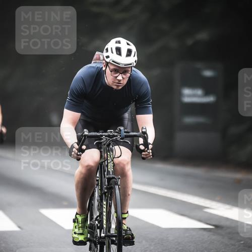 13.09.2026 - Stadtparktriathlon H.Heesch http://msf.ph/oto/10359974 13.09.2026 09:58:57 Radfahren 217, 292, 343 meine-sportfotos.de