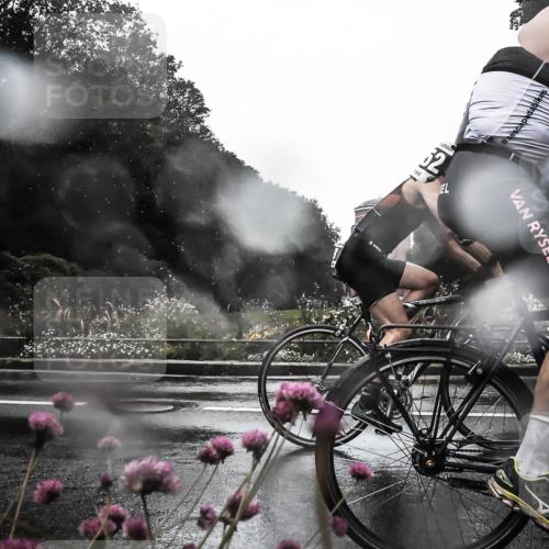 13.09.2026 - Stadtparktriathlon H.Heesch http://msf.ph/oto/10359979 13.09.2026 12:06:46 Radfahren 888, 1052, 1067 meine-sportfotos.de