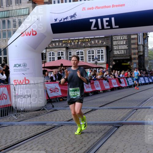 13.09.2026 - 21. swb-Marathon Bremen Tim E. http://msf.ph/oto/10359981 13.09.2026 12:56:53 Ziel 901, 1212, 1288, 4936, 13224 meine-sportfotos.de