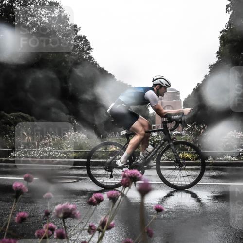 13.09.2026 - Stadtparktriathlon H.Heesch http://msf.ph/oto/10359983 13.09.2026 12:06:46 Radfahren 888, 1052, 1067 meine-sportfotos.de