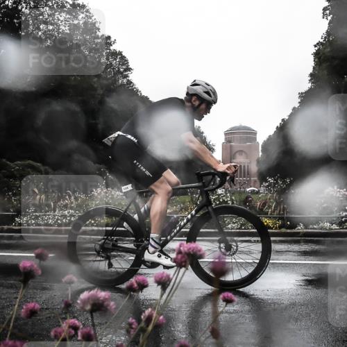 13.09.2026 - Stadtparktriathlon H.Heesch http://msf.ph/oto/10359995 13.09.2026 12:06:53 Radfahren 895, 922, 986, 1066 meine-sportfotos.de