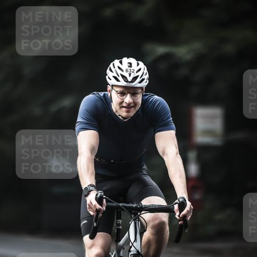 13.09.2026 - Stadtparktriathlon H.Heesch http://msf.ph/oto/10359996 13.09.2026 11:14:34 Radfahren 467, 559, 611, 632, 646 meine-sportfotos.de